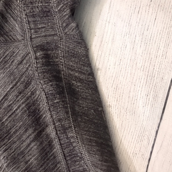 Lululemon align high rise heathered graphite gray cropped leggings size 14 - Picture 3 of 7